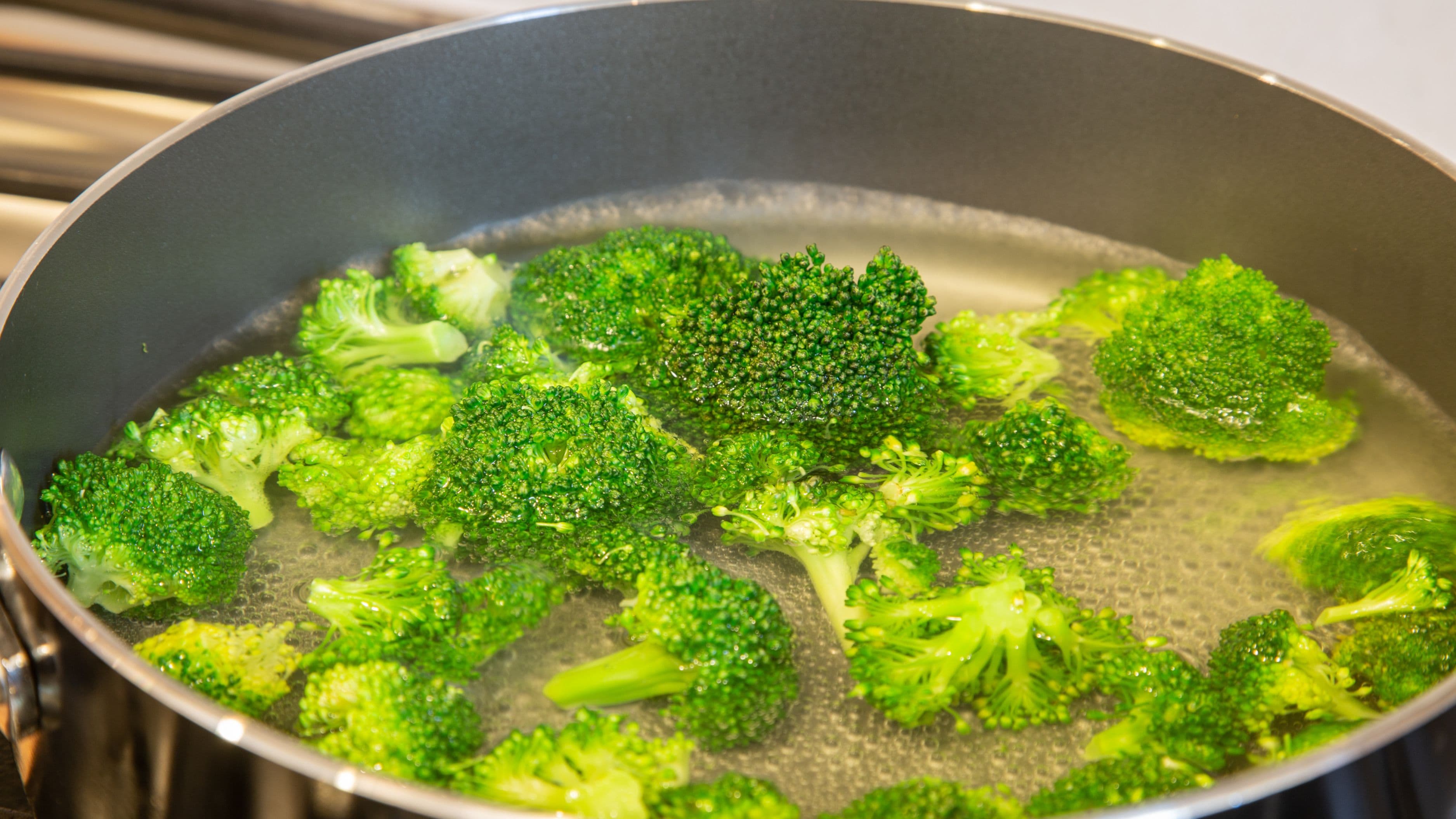 What Blanching Does and When Home Cooks Should Use It