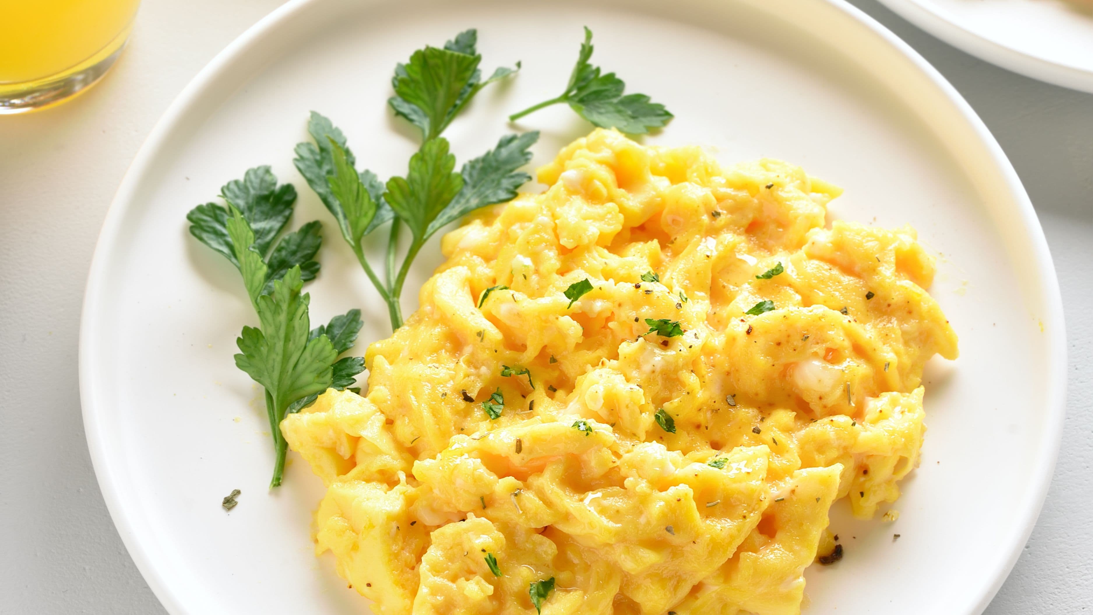 How to Make Creamy Scrambled Eggs Like a Pro
