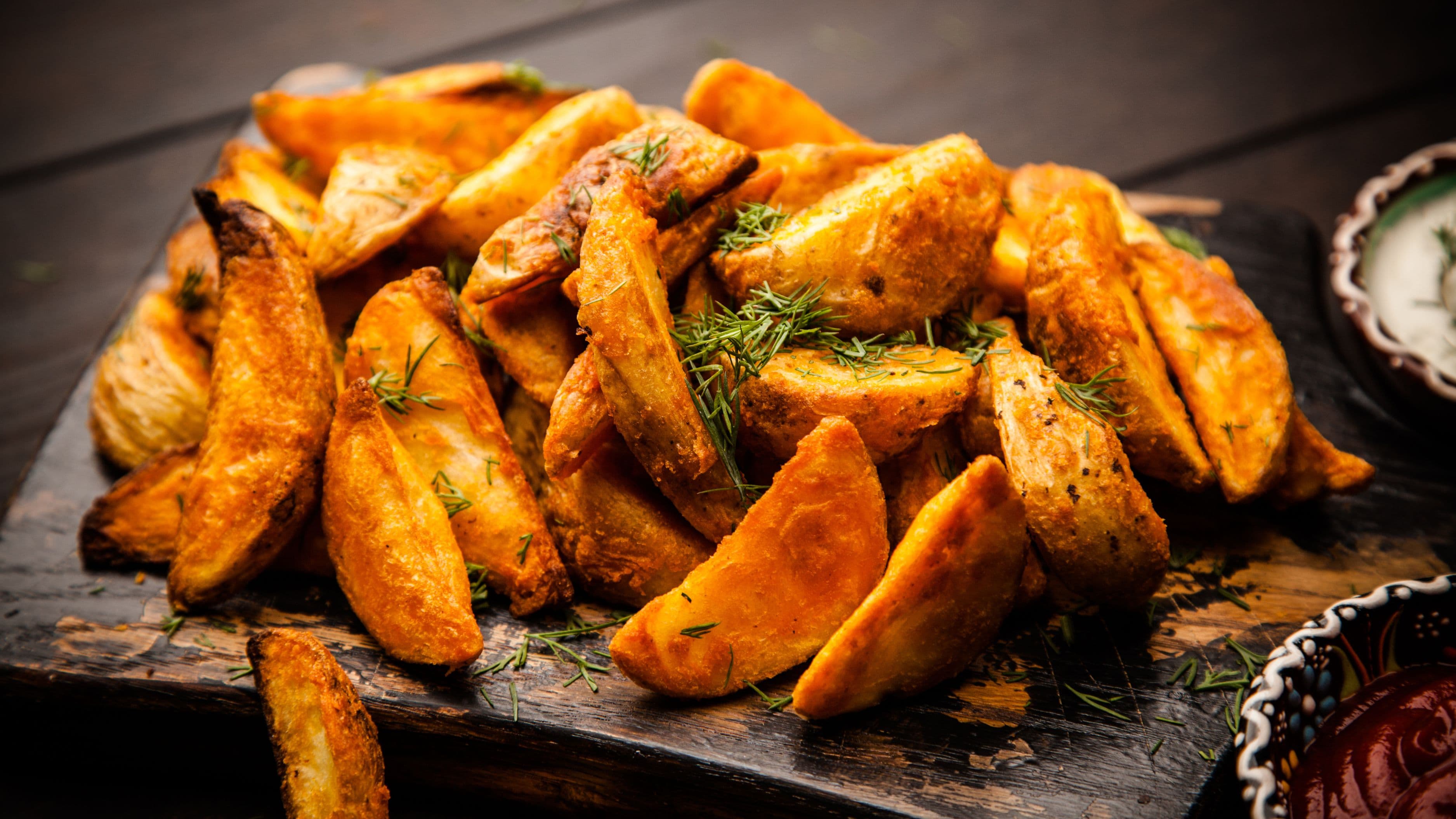 How to Make Crispy Baked Potatoes at Home